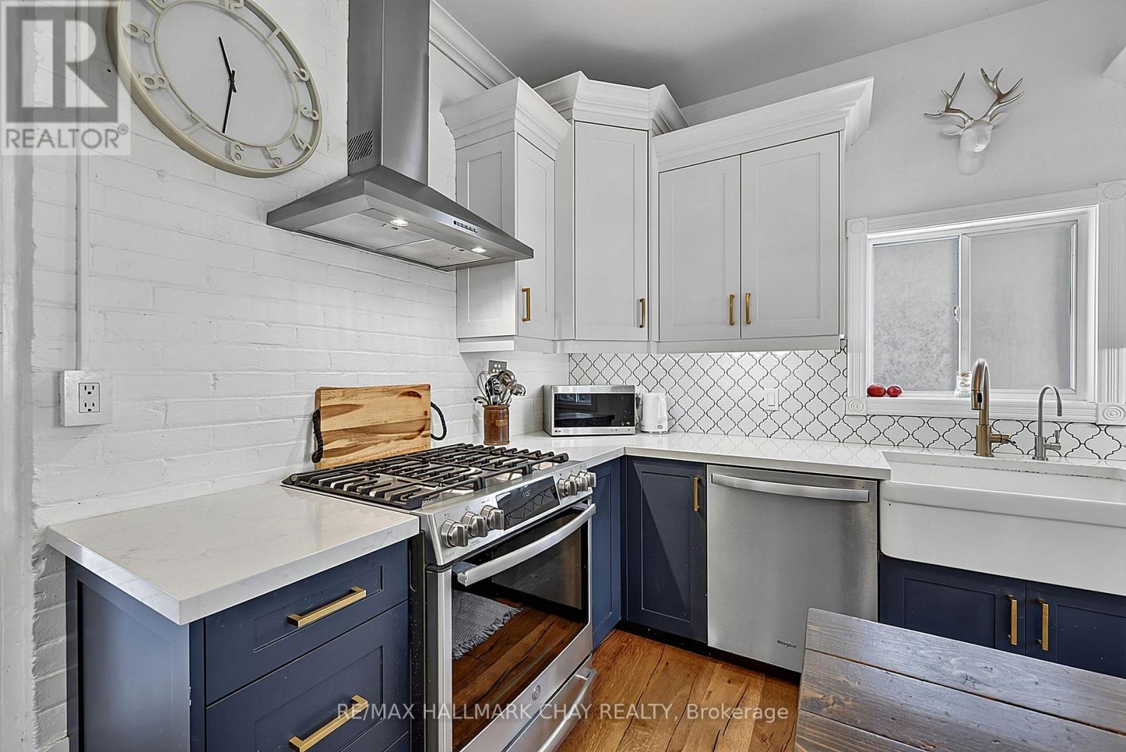 8128 Main Street Property Photo 12