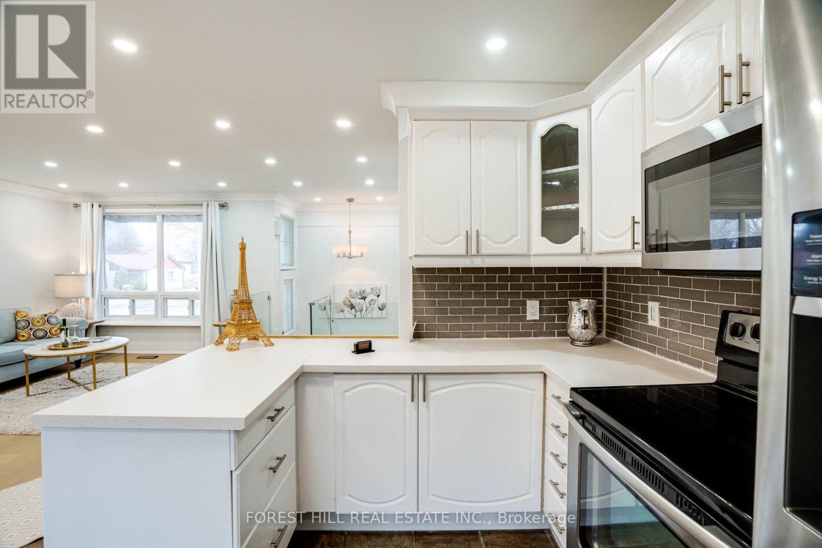 1 Willis Drive Property Photo 14
