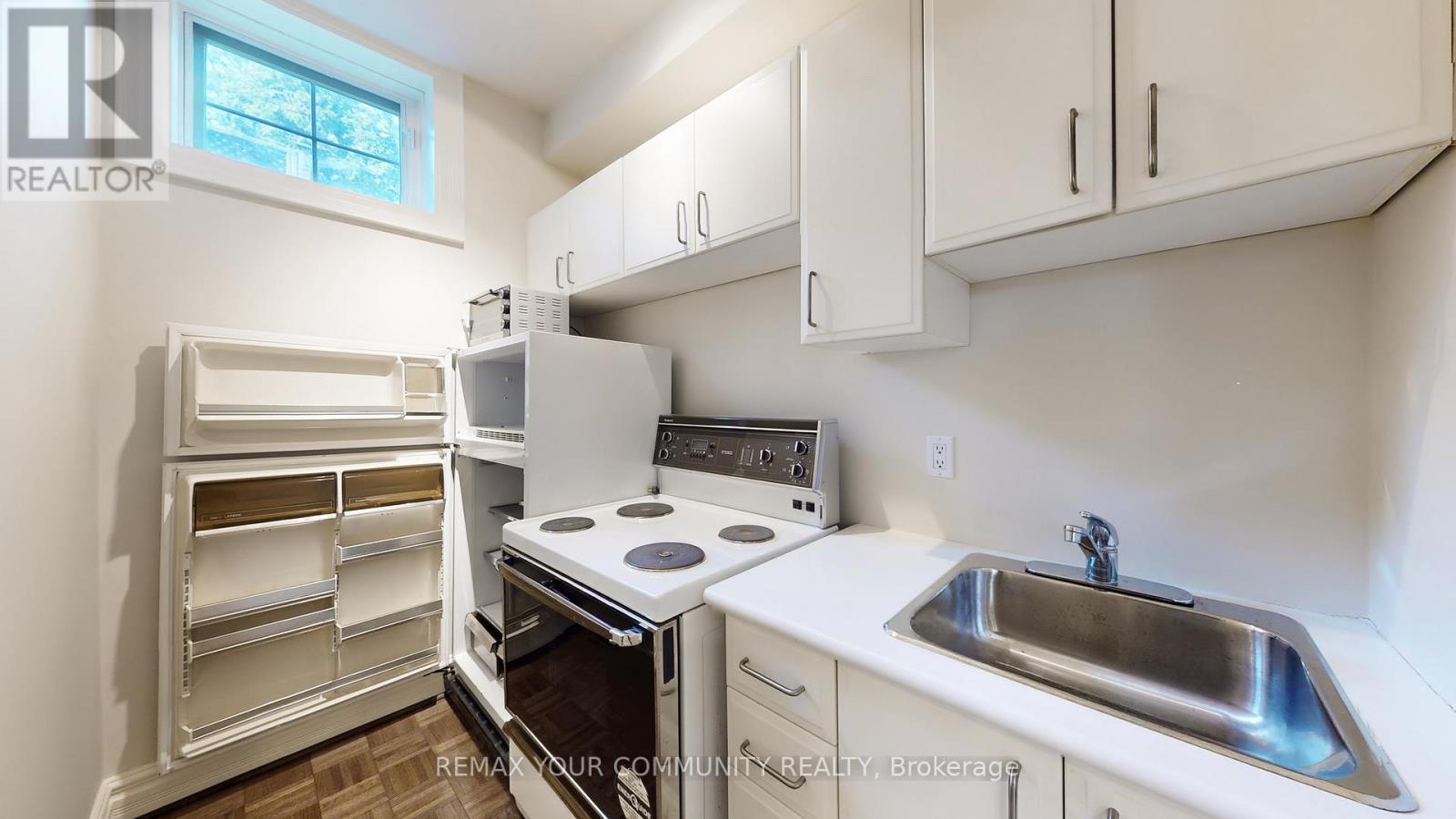 22 Valloncliffe Road Property Photo 37