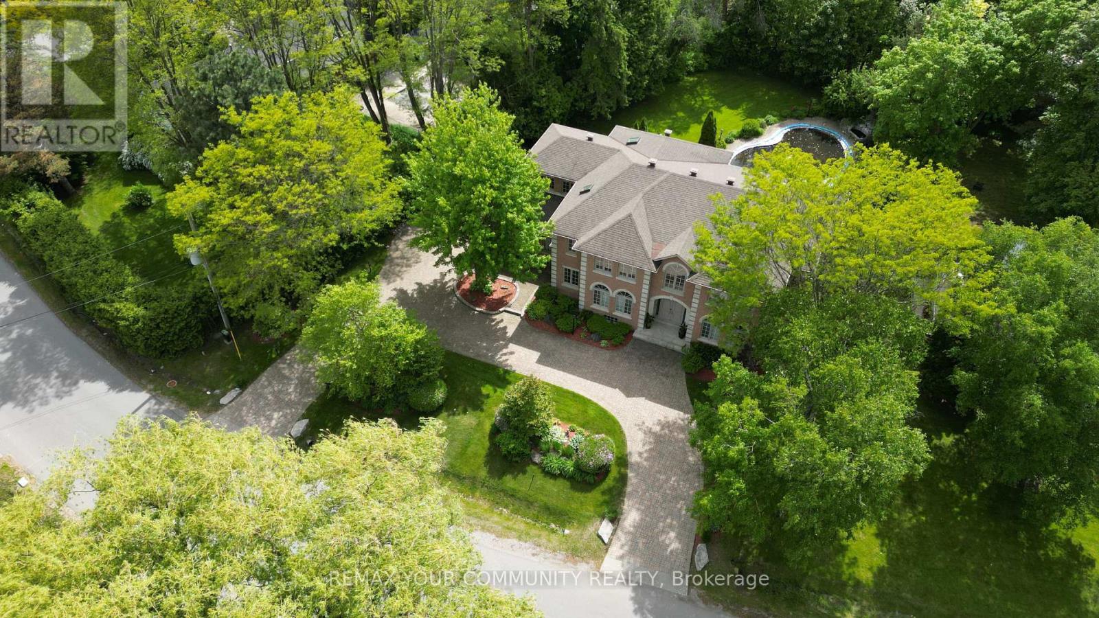 22 Valloncliffe Road Property Photo 48