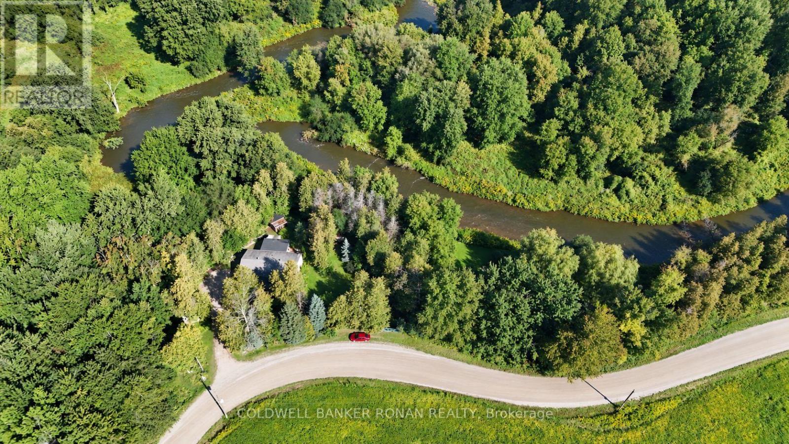 7602 25th Sideroad Property Photo 1