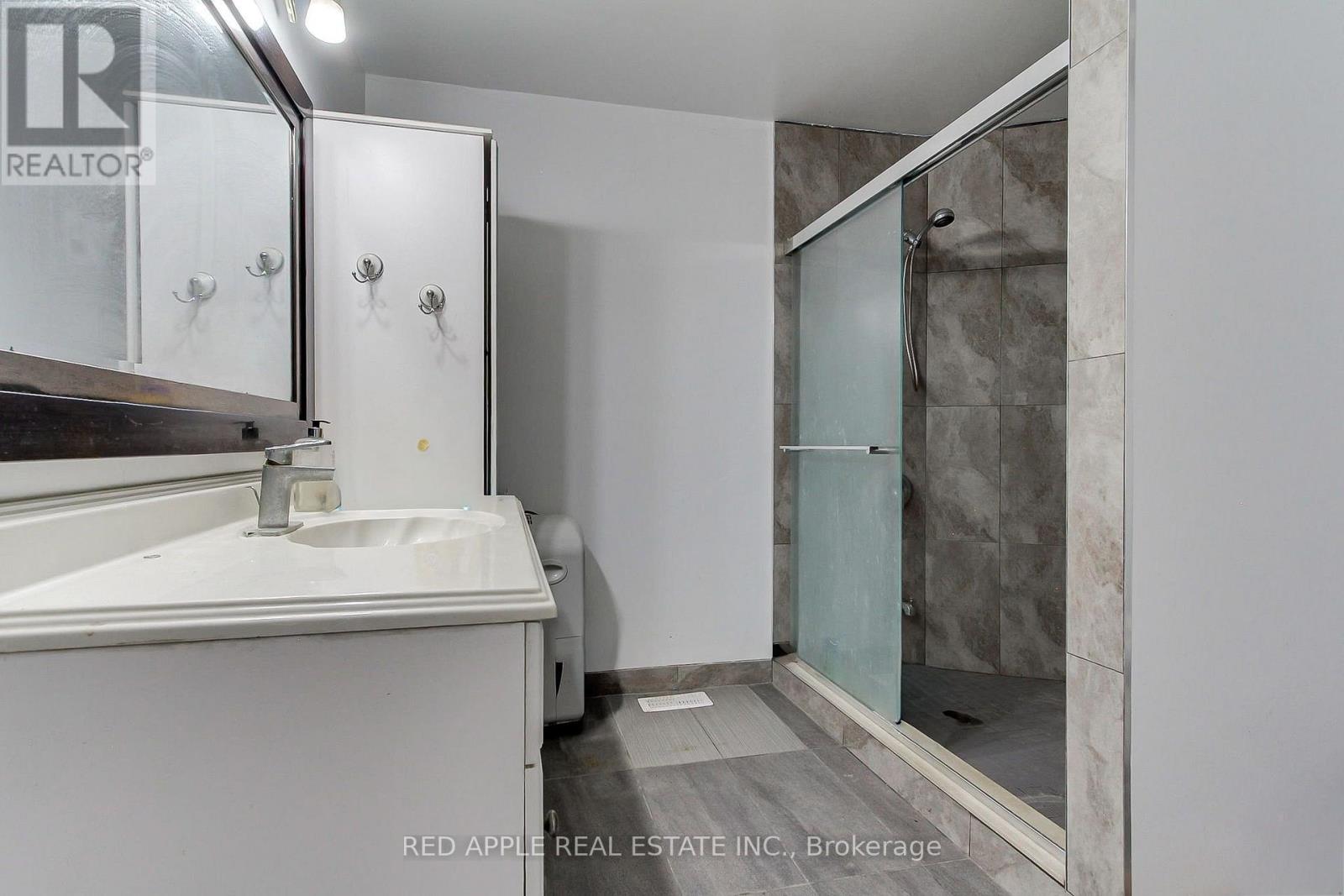 B1595 48 Highway E Property Photo 13