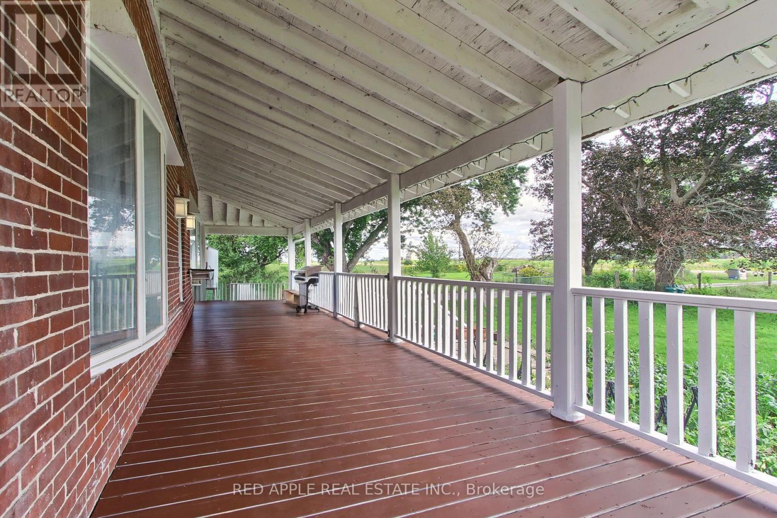 B1595 48 Highway E Property Photo 18