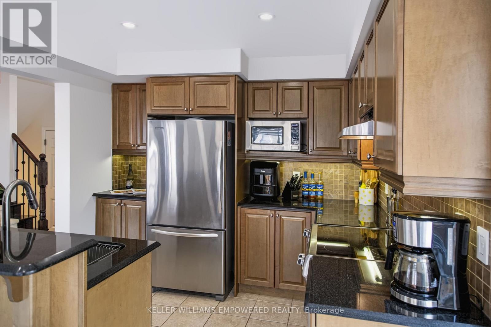 33 Winisk Street Property Photo 6