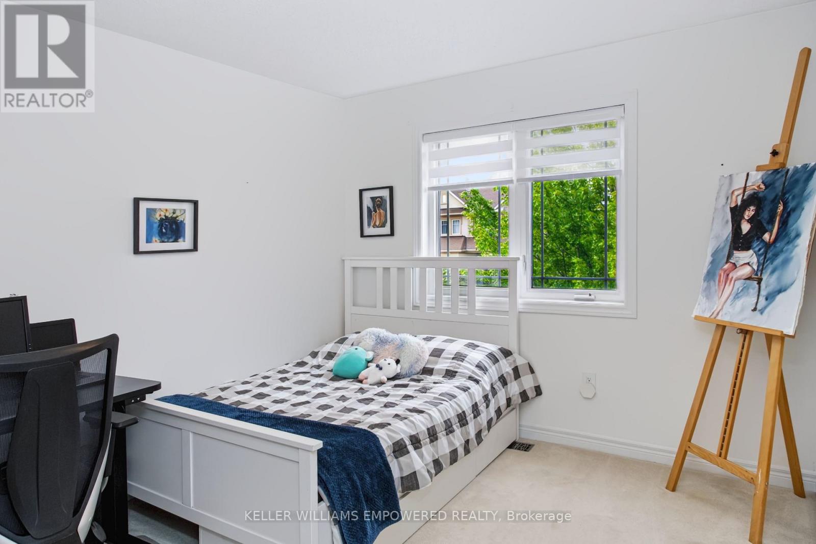33 Winisk Street Property Photo 16