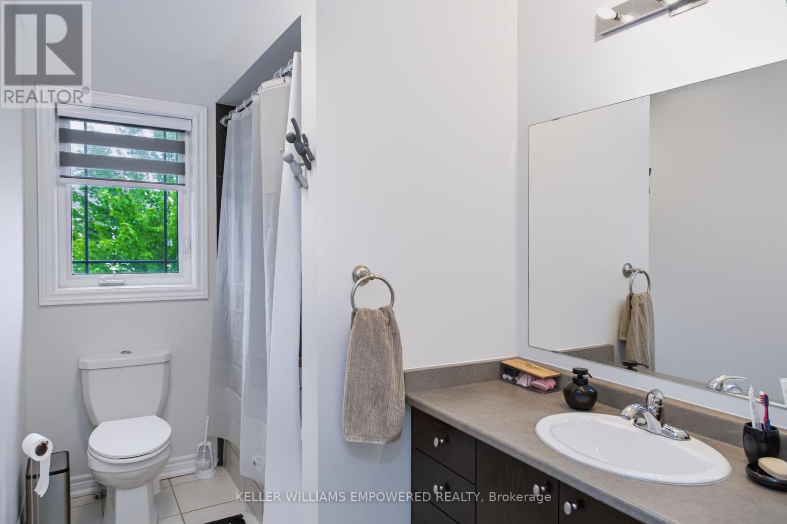 33 Winisk Street Property Photo 17