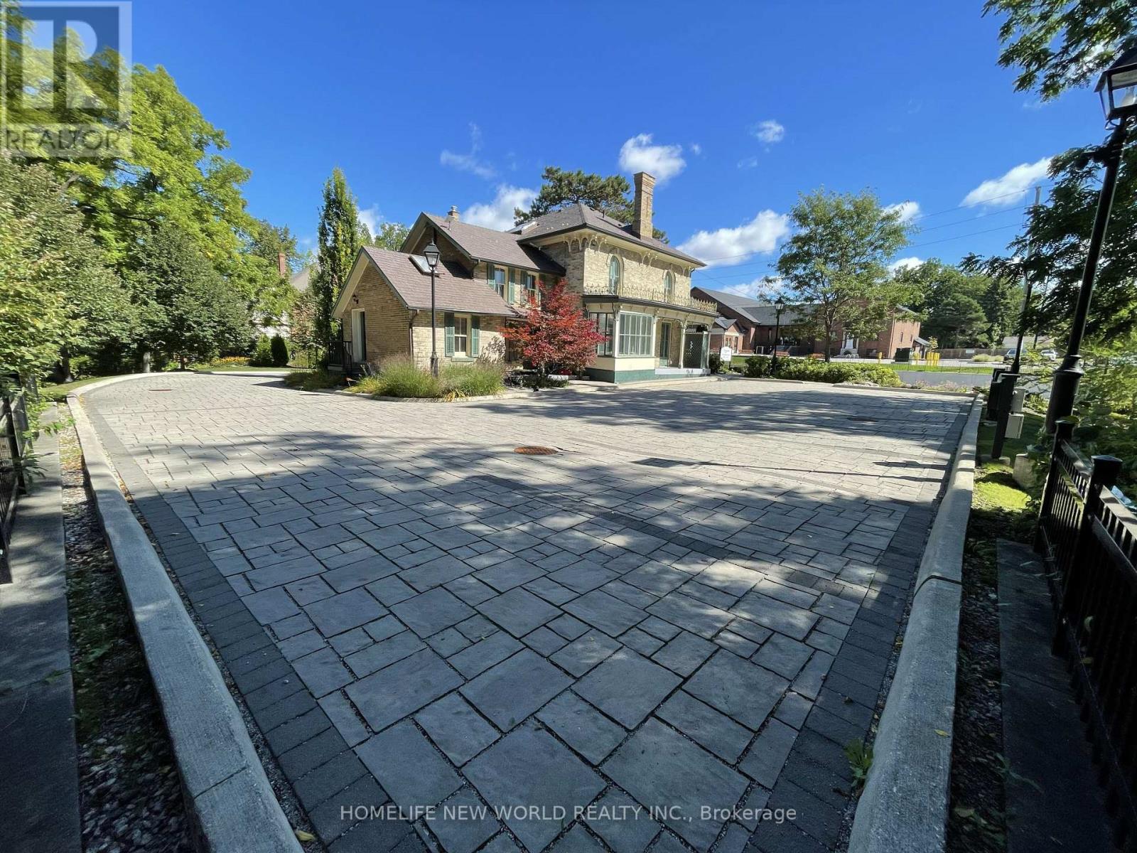 15342 Yonge Street Property Photo 9