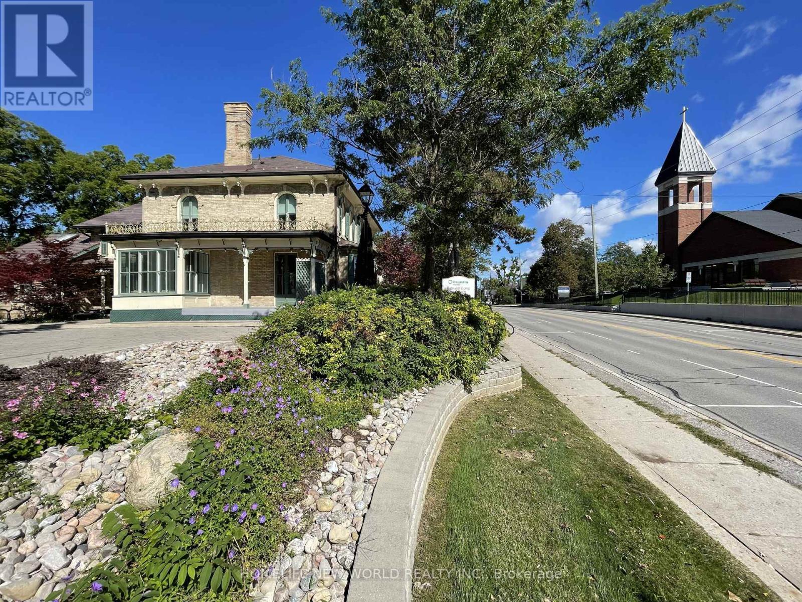 15342 Yonge Street Property Photo 10