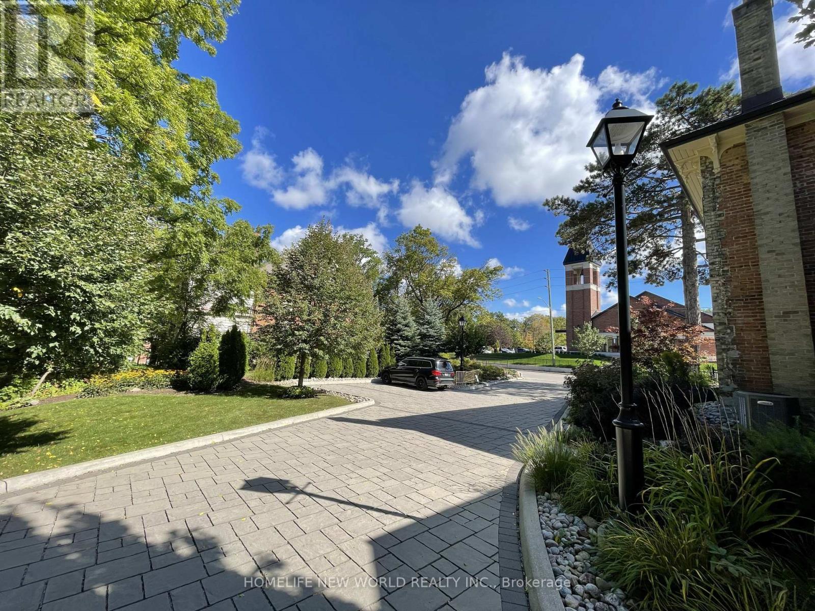 15342 Yonge Street Property Photo 21