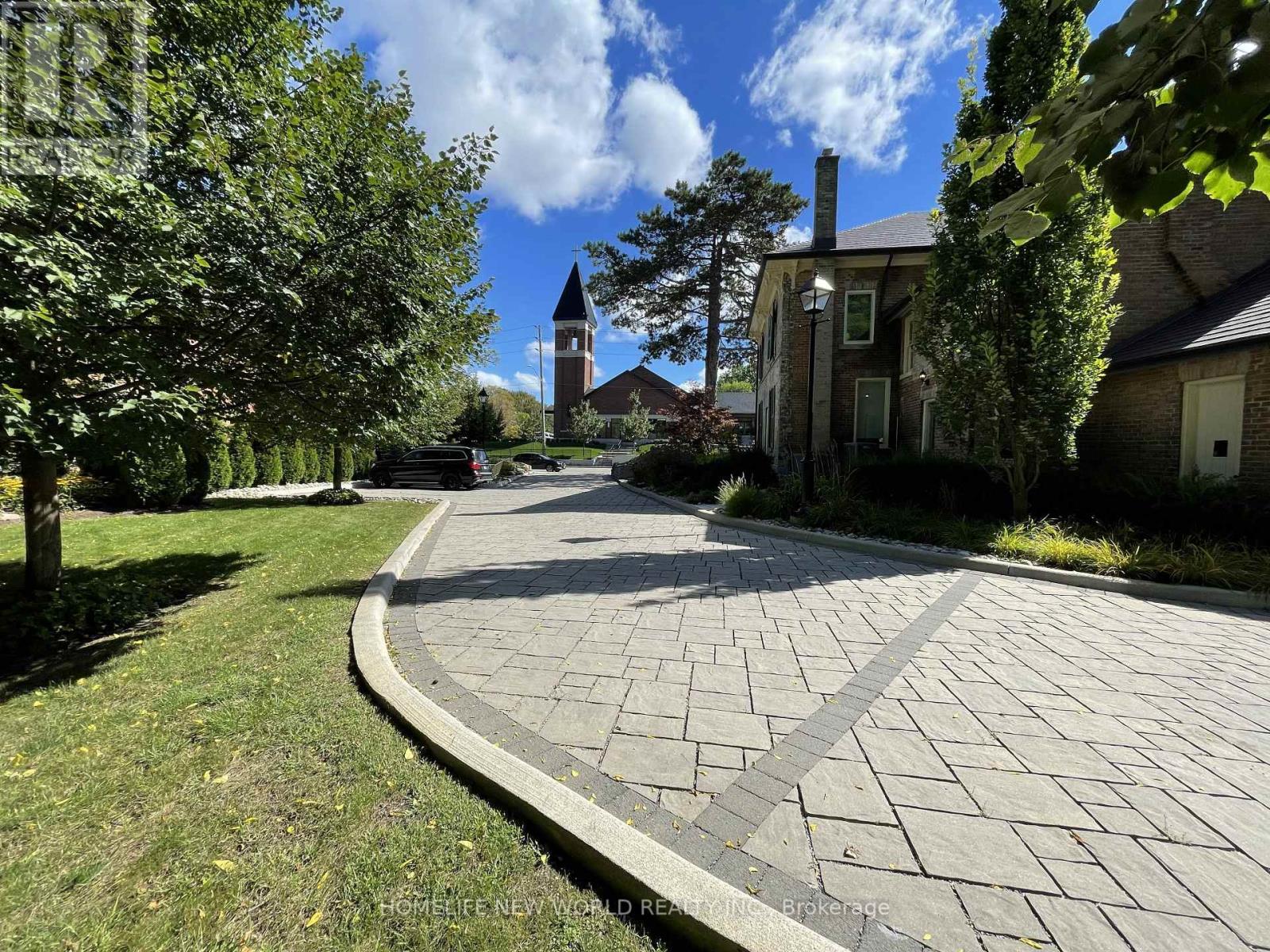 15342 Yonge Street Property Photo 22