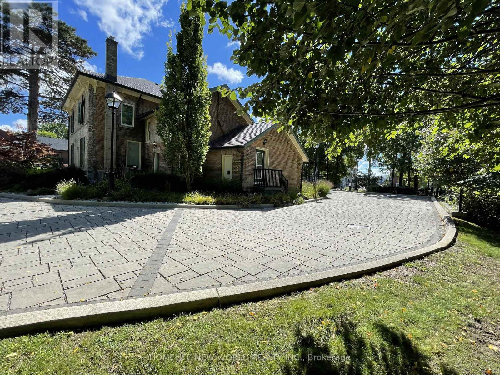 15342 Yonge Street Property Photo 23
