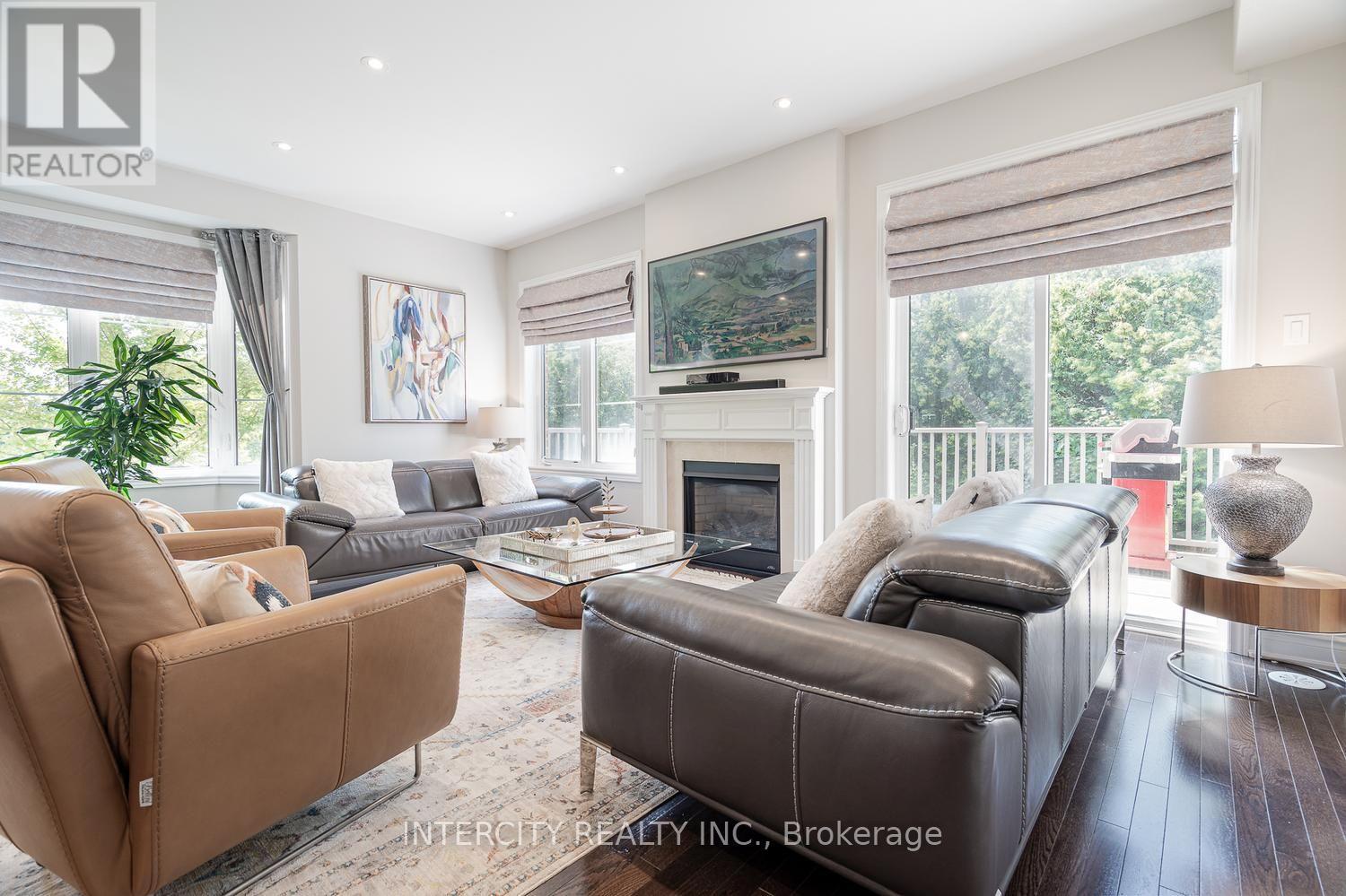 116 - 1331 Major Mackenzie Drive W Property Photo 1