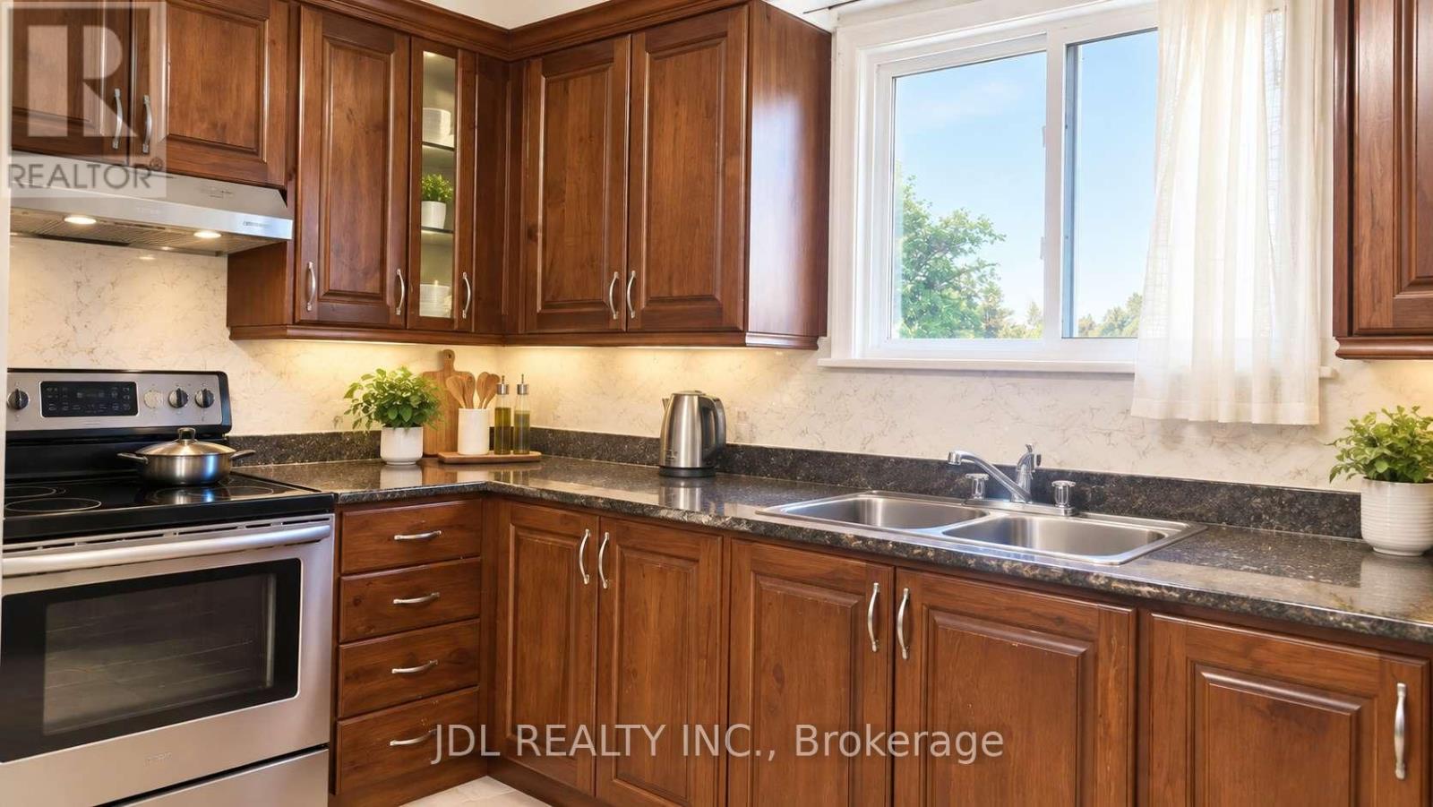 2411 Canal Road Property Photo 10