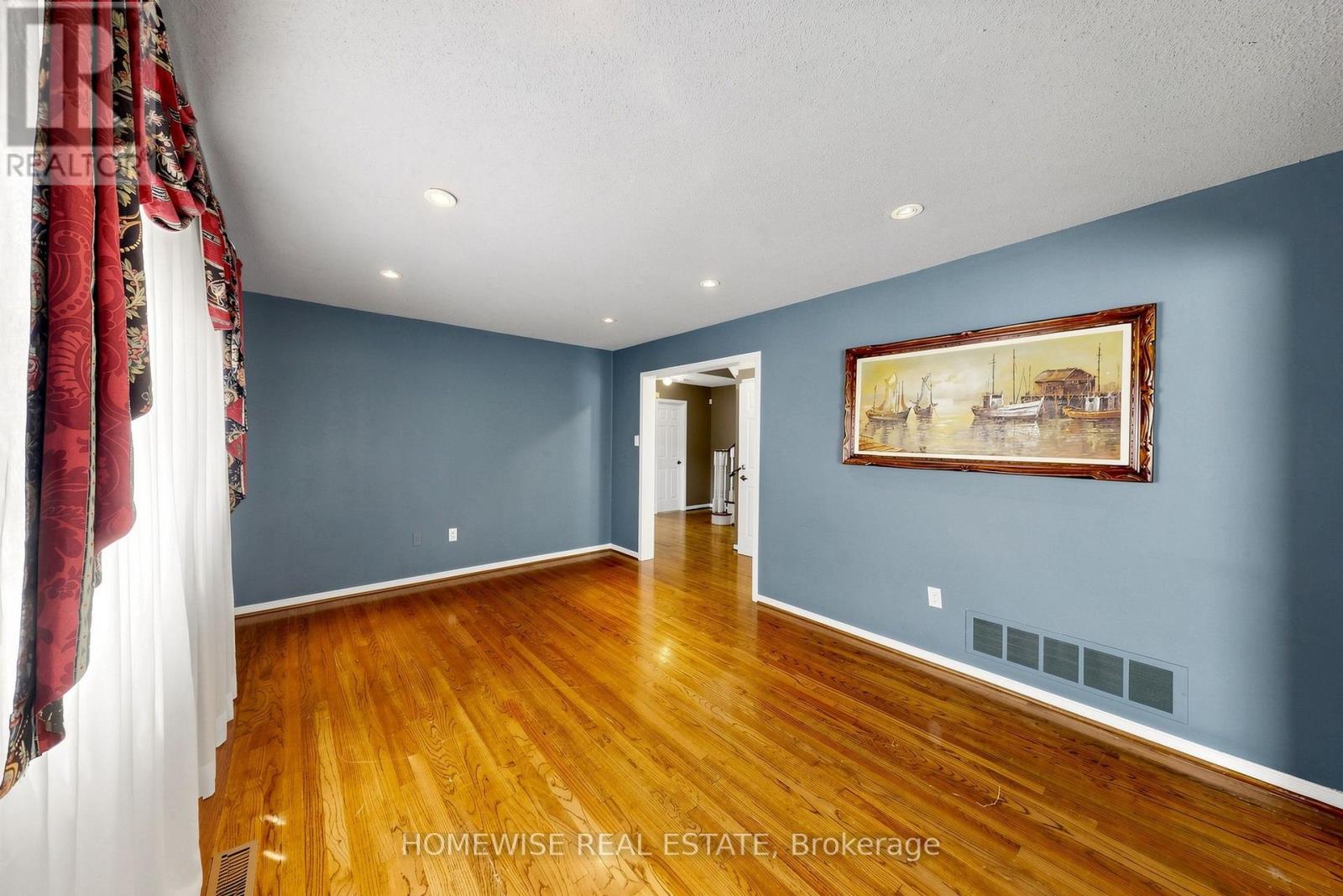 Main - 11 Briarcliffe Crescent Property Photo 6