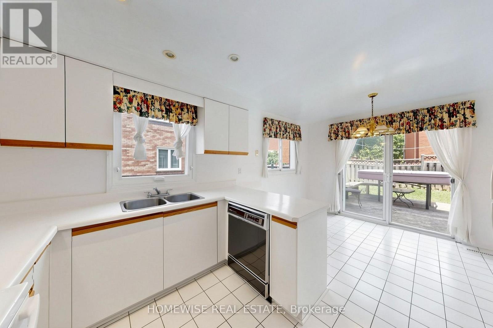 Main - 11 Briarcliffe Crescent Property Photo 10