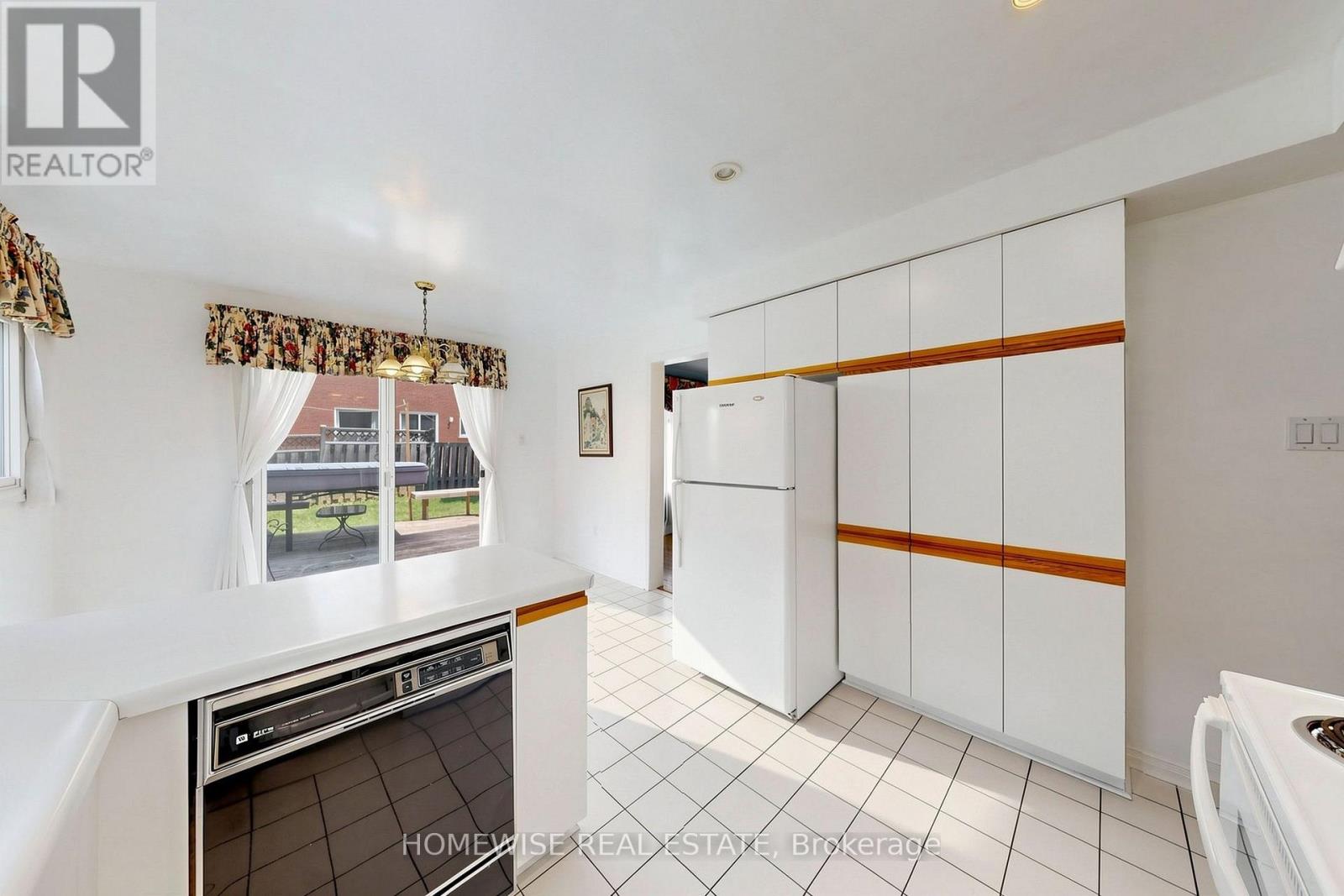Main - 11 Briarcliffe Crescent Property Photo 11