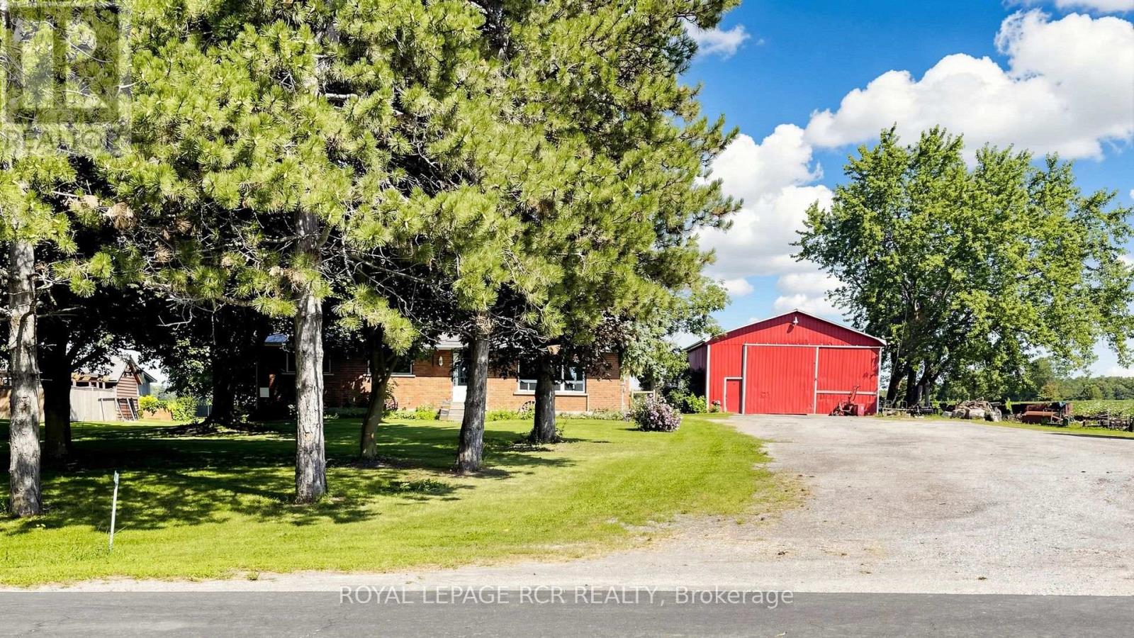 4244 4th Line Property Photo 2