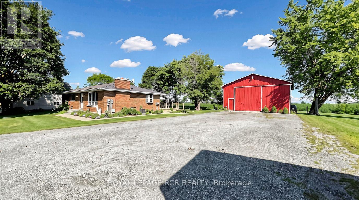 4244 4th Line Property Photo 3