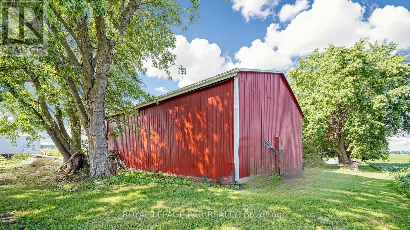 4244 4th Line Property Photo 8
