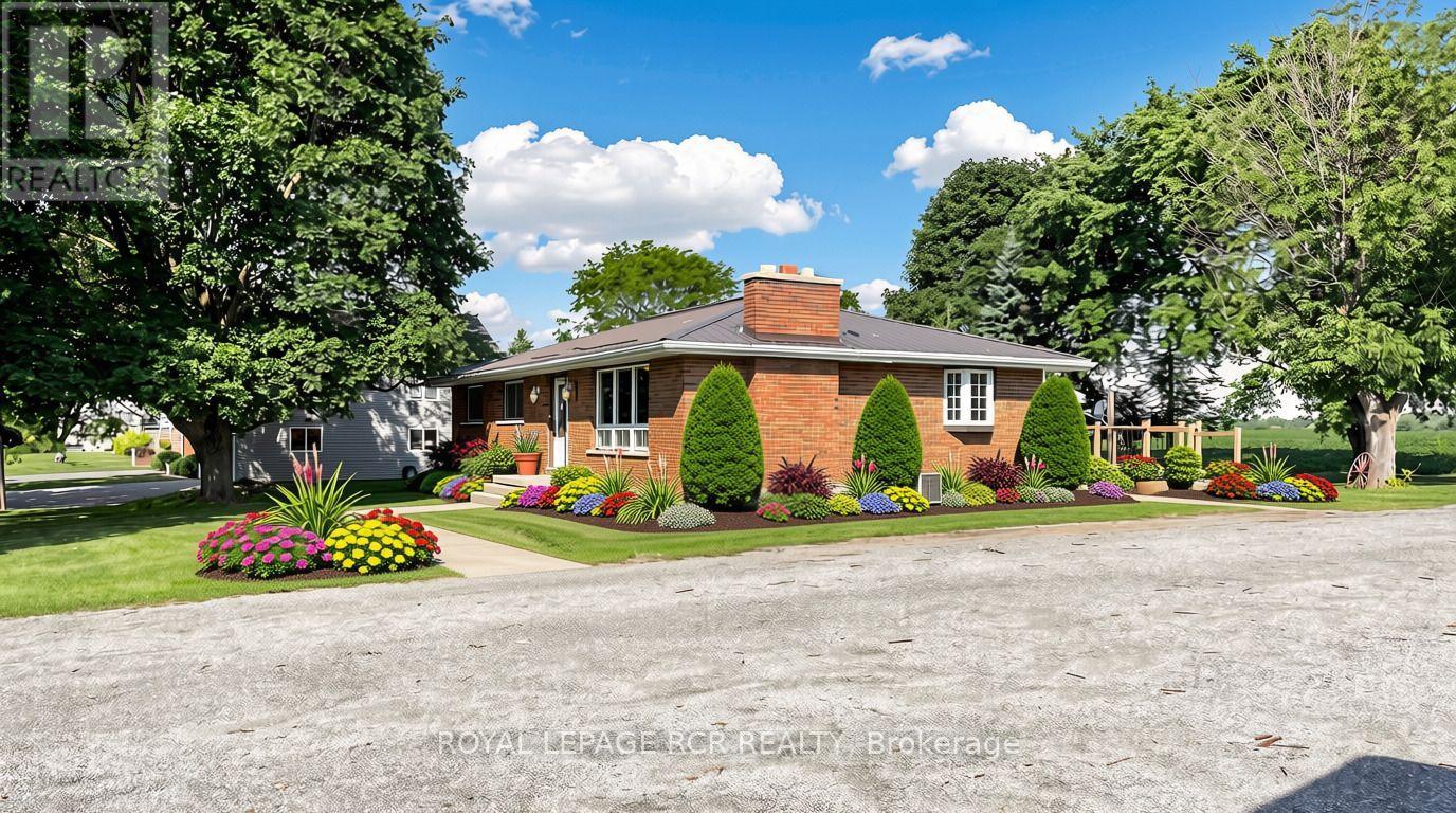 4244 4th Line Property Photo 11