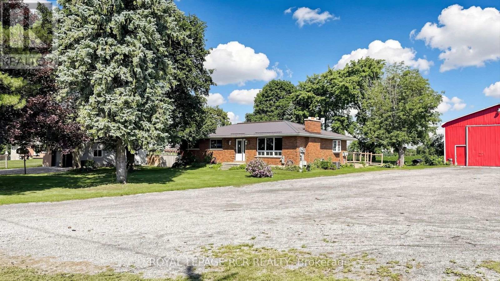 4244 4th Line Property Photo 13