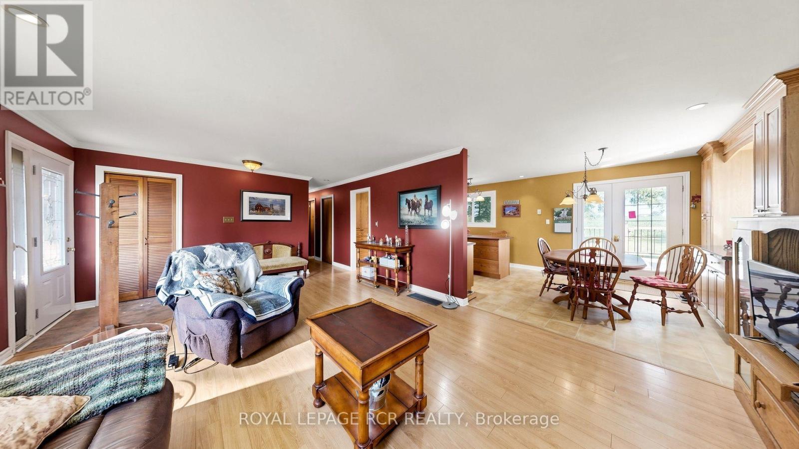 4244 4th Line Property Photo 17