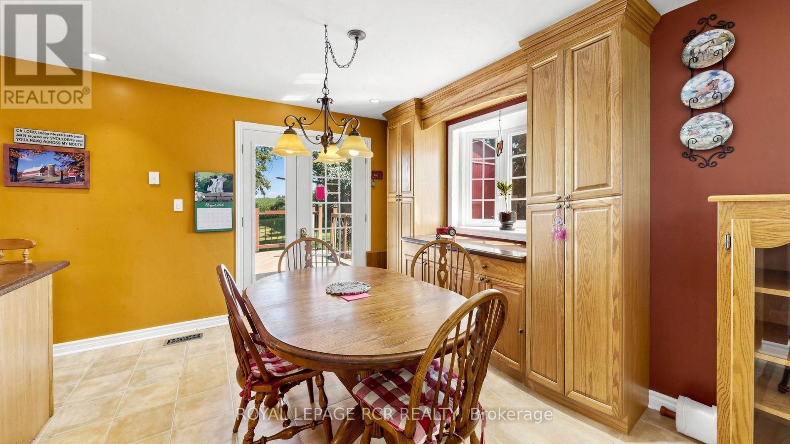 4244 4th Line Property Photo 21