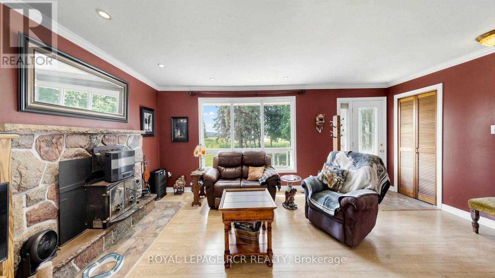 4244 4th Line Property Photo 26