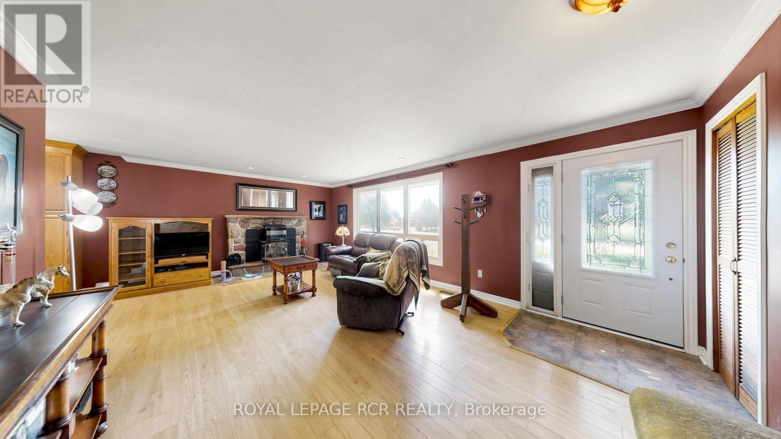 4244 4th Line Property Photo 28