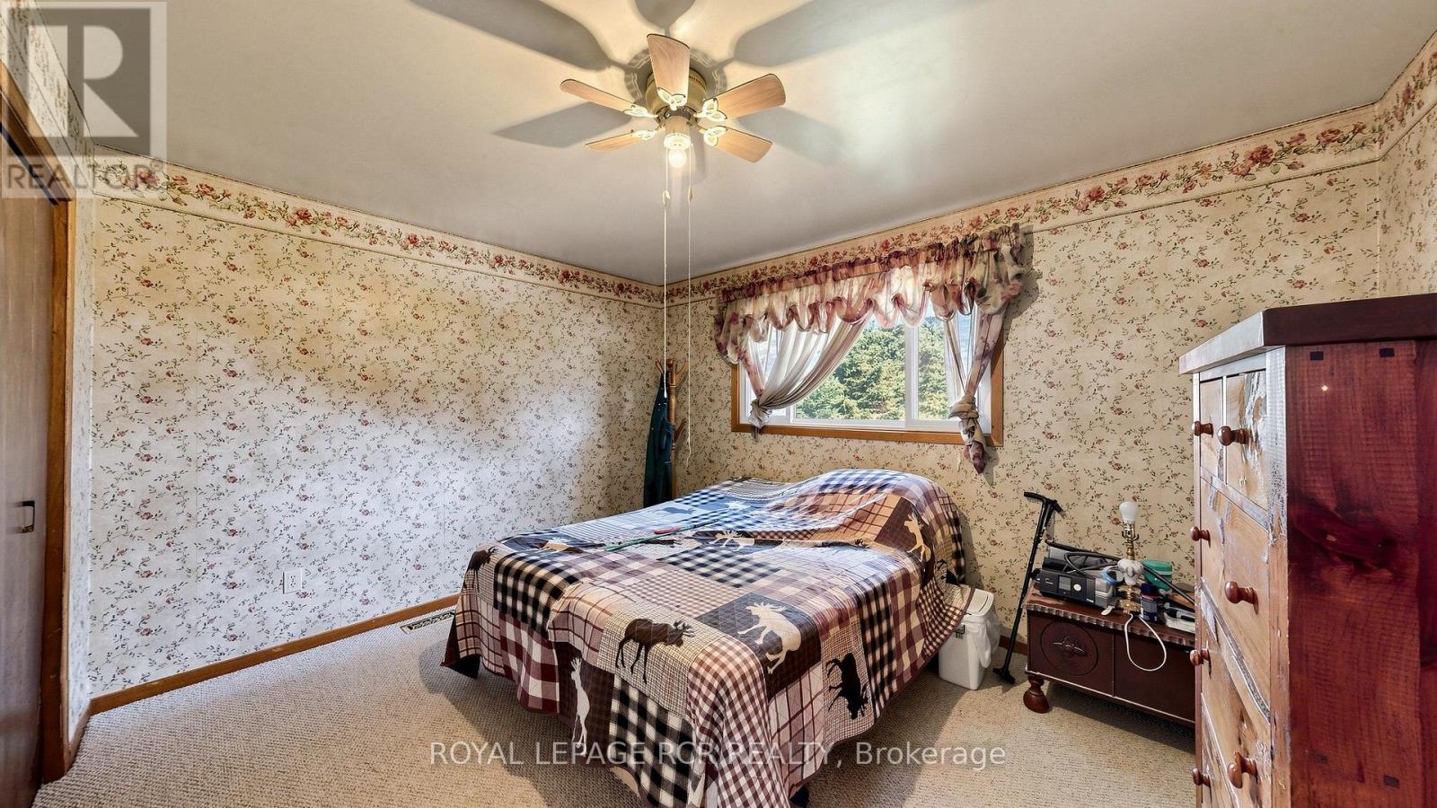 4244 4th Line Property Photo 34