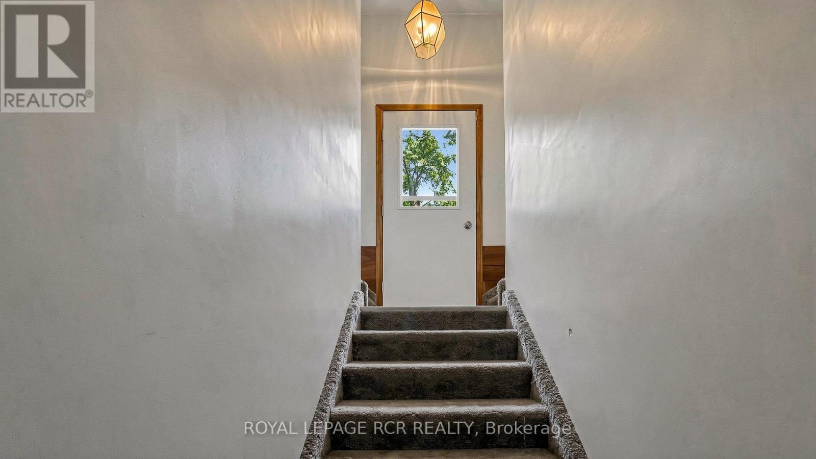 4244 4th Line Property Photo 37