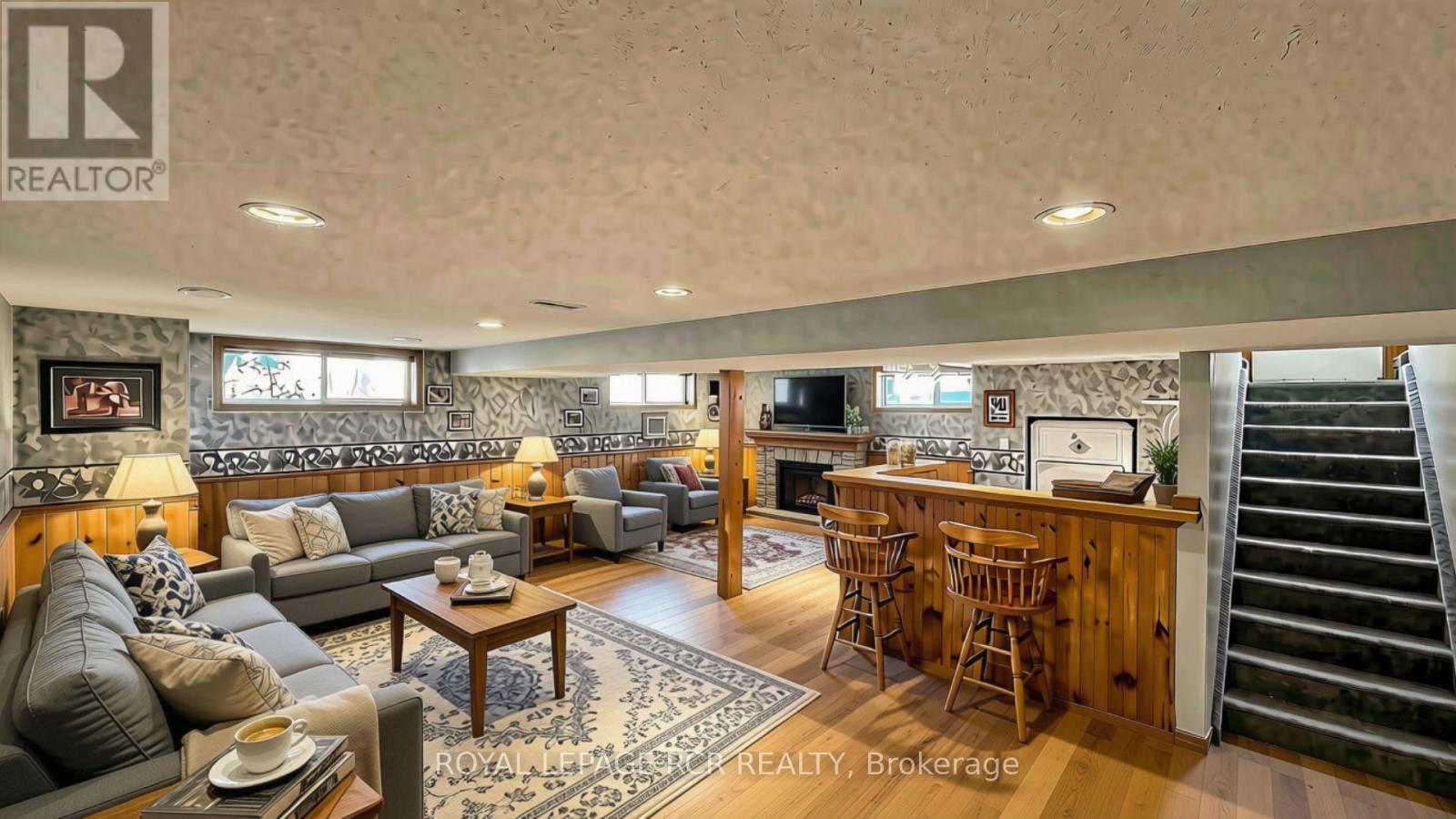 4244 4th Line Property Photo 38