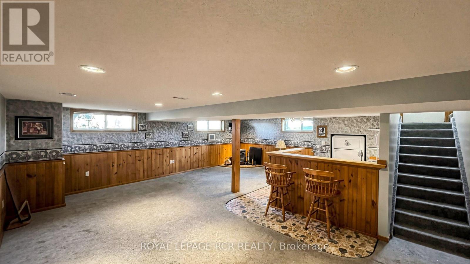 4244 4th Line Property Photo 39