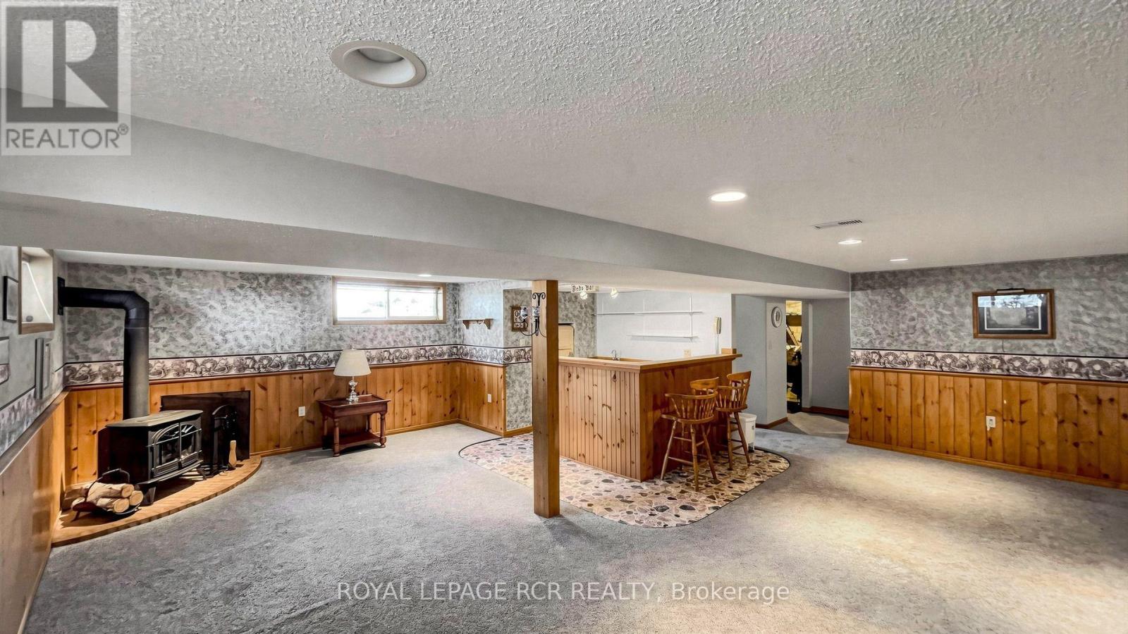 4244 4th Line Property Photo 40
