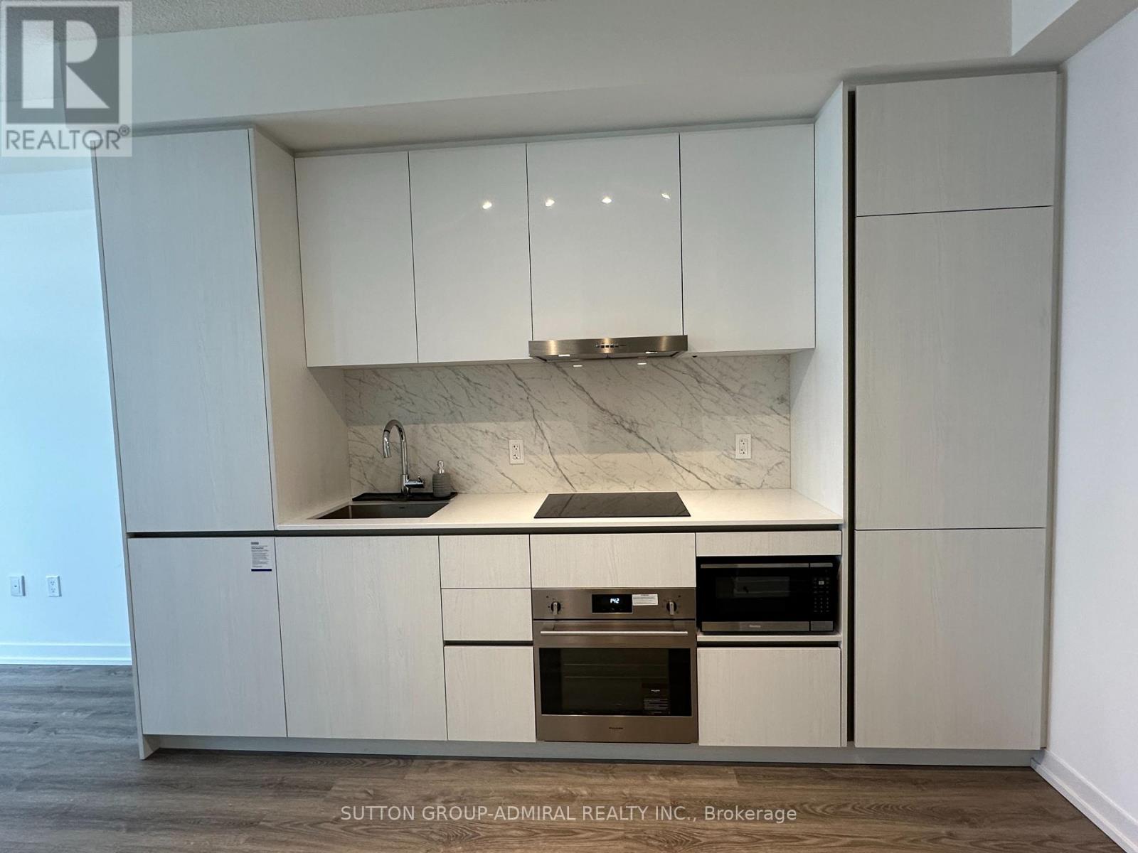 5503 - 8 Interchange Way Property Photo 19