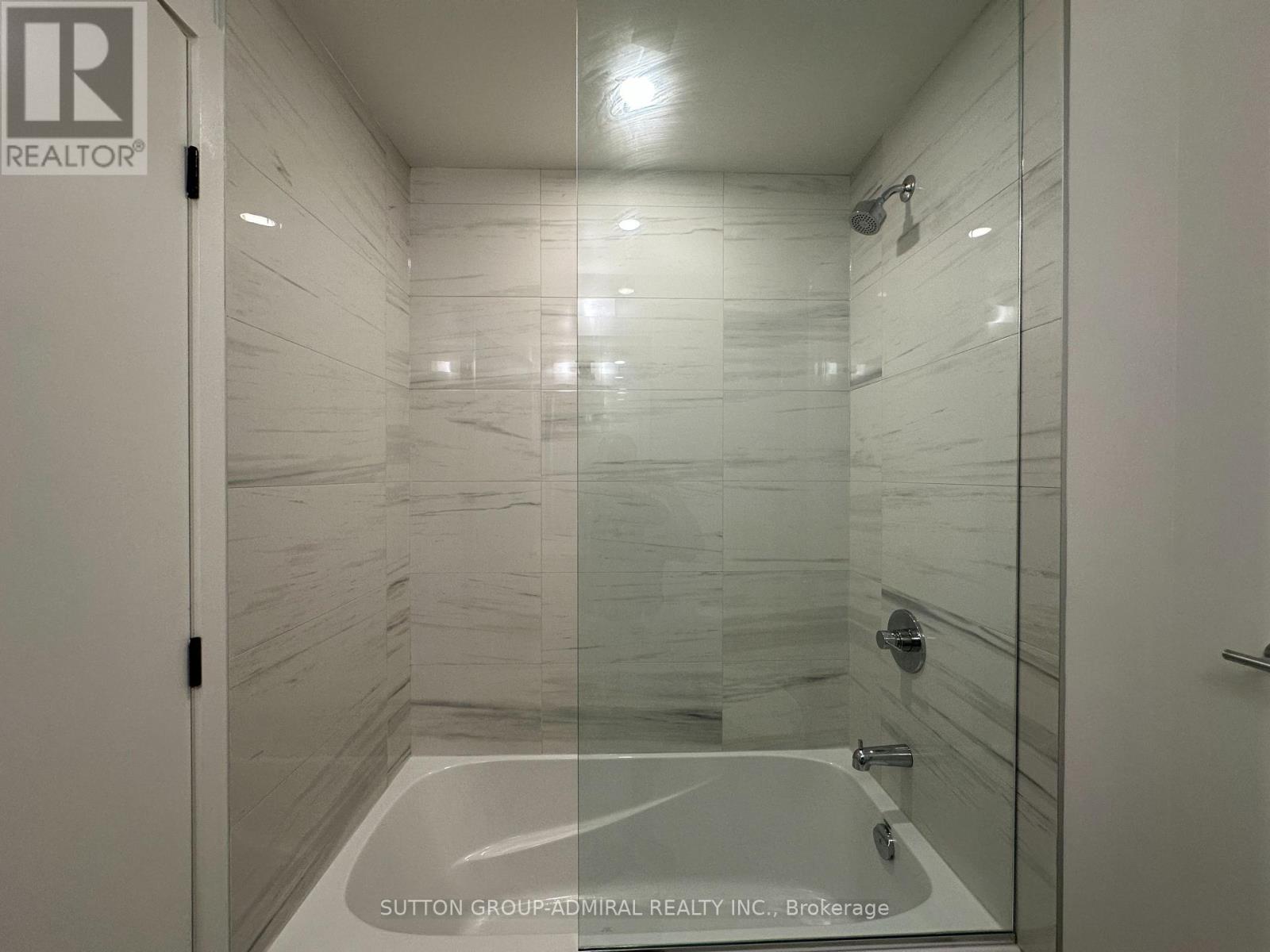 5503 - 8 Interchange Way Property Photo 21