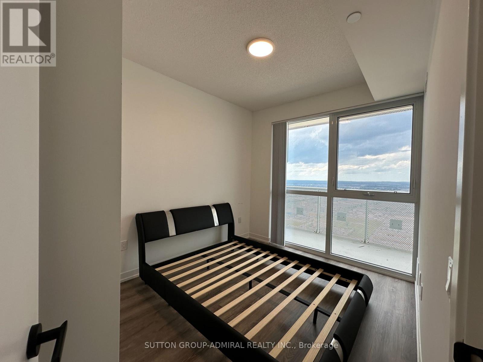 5503 - 8 Interchange Way Property Photo 26