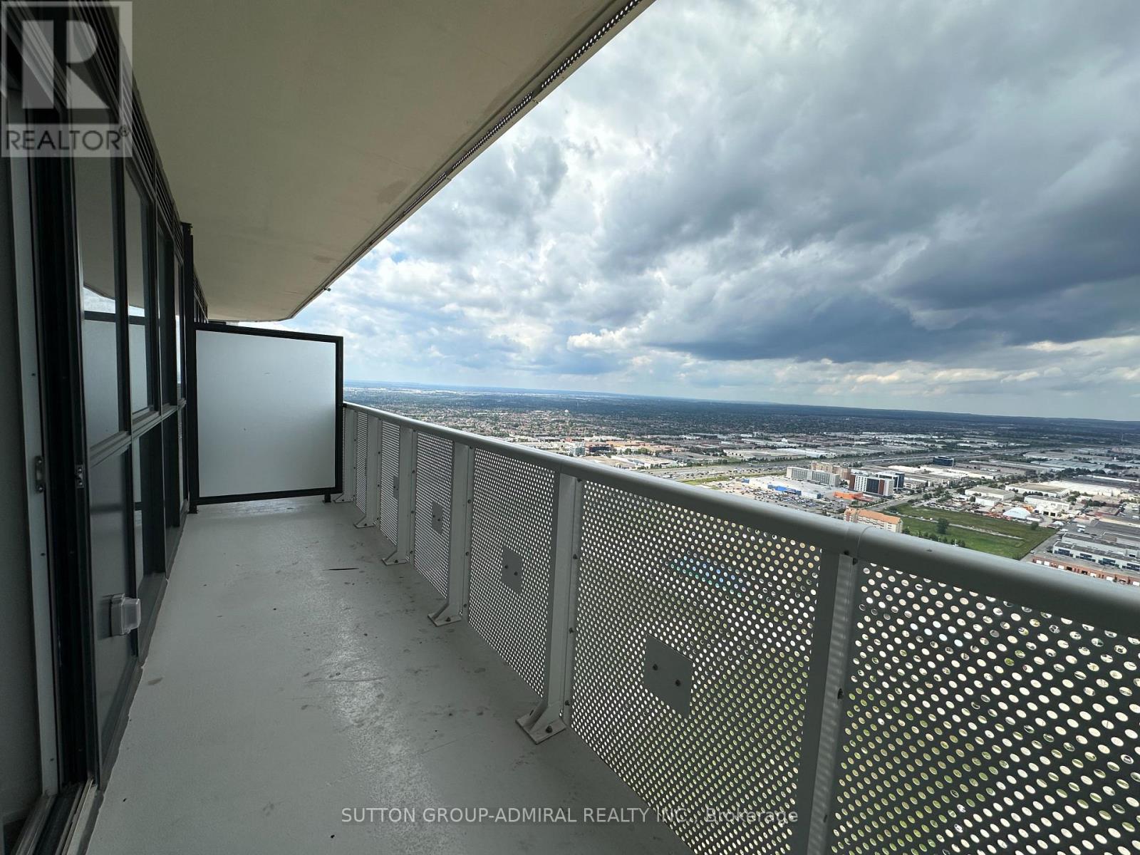 5503 - 8 Interchange Way Property Photo 30