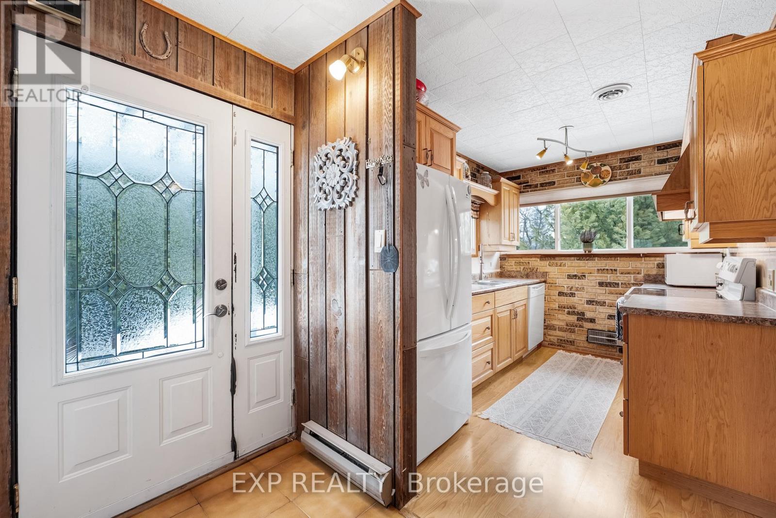 3909 Richview Road Property Photo 4