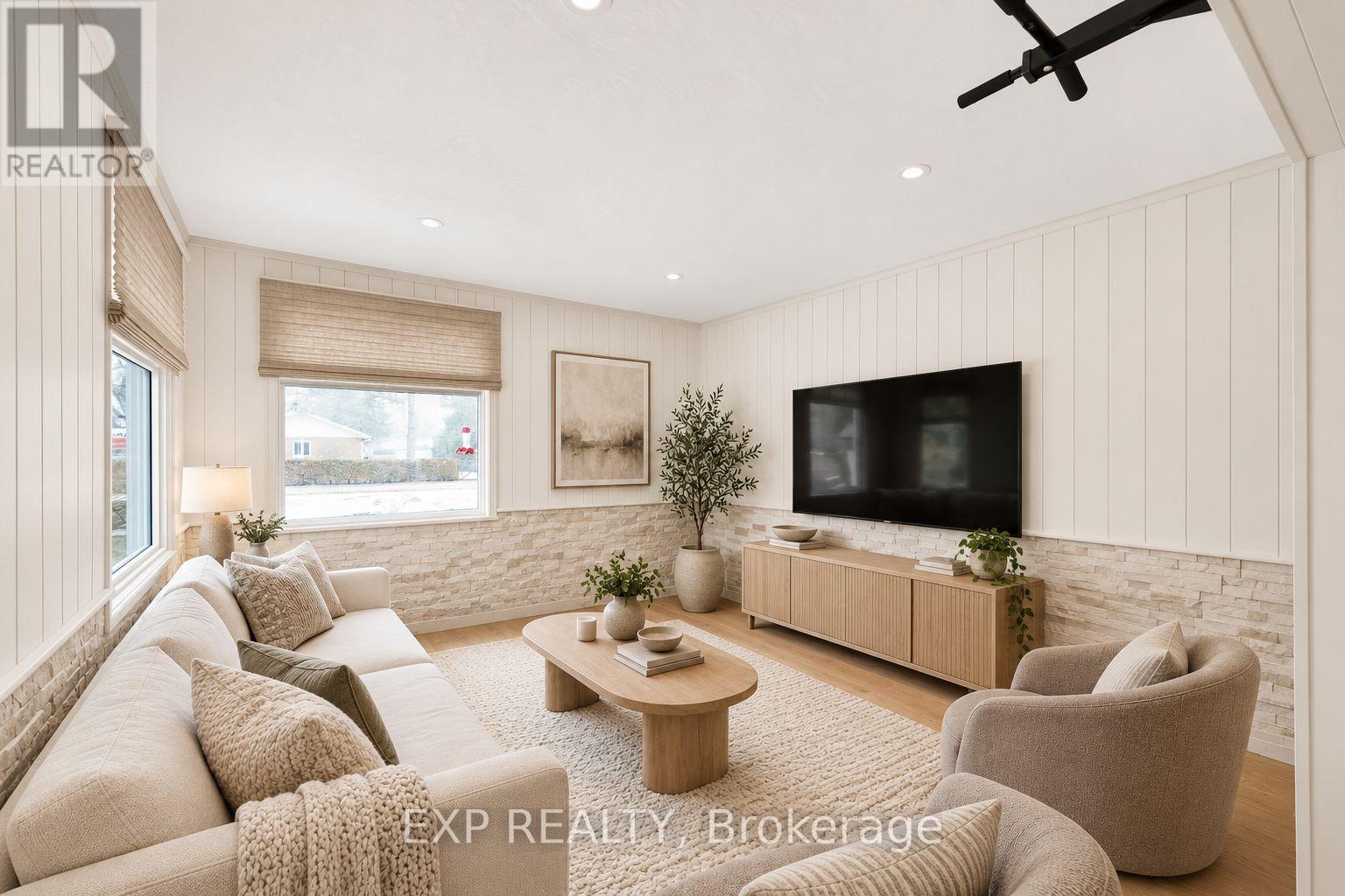 3909 Richview Road Property Photo 16