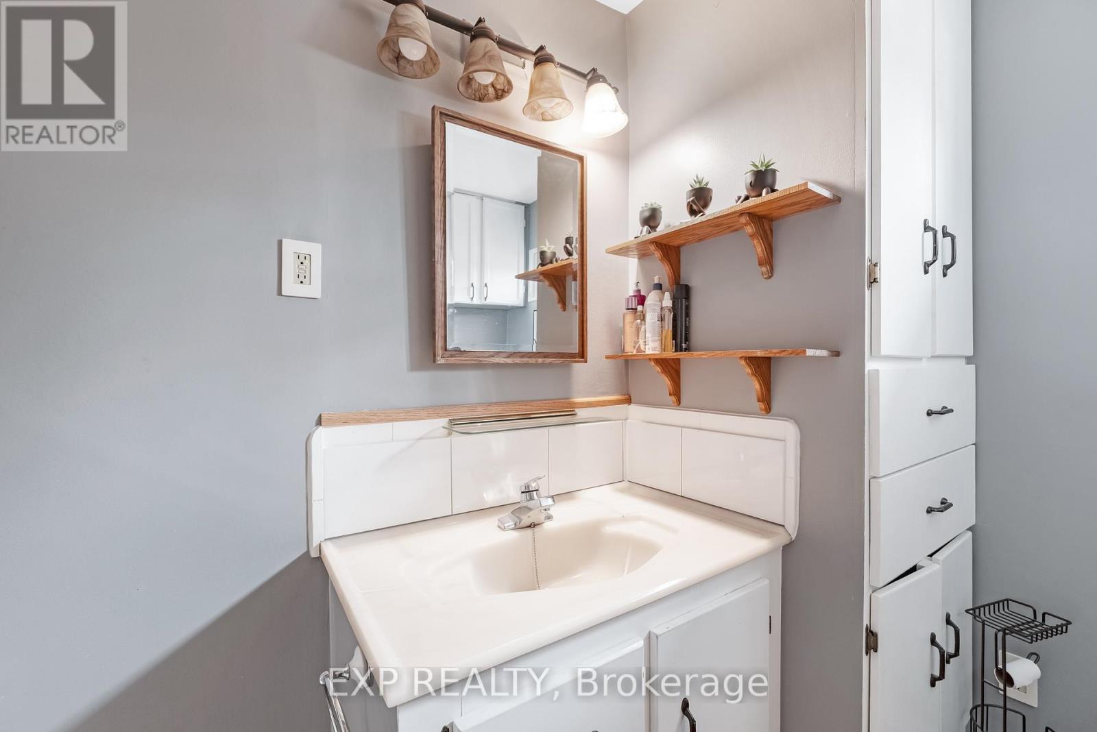 3909 Richview Road Property Photo 30