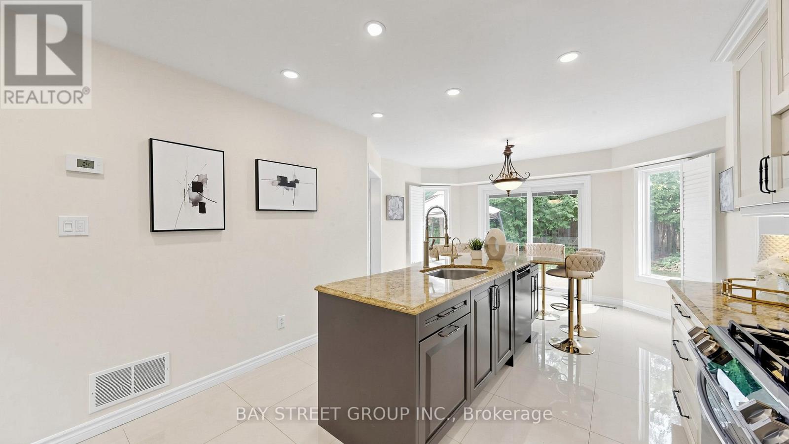 26 Kew Gardens Property Photo 9