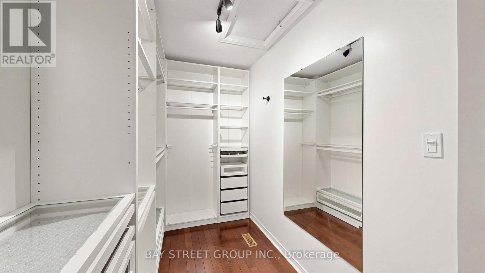 26 Kew Gardens Property Photo 22
