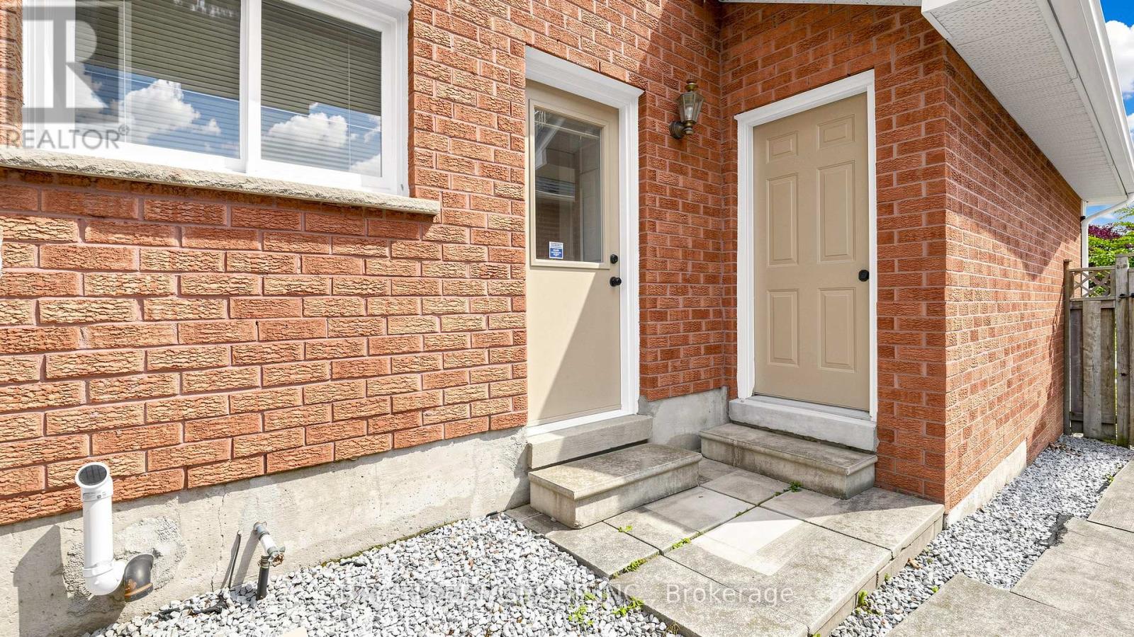 26 Kew Gardens Property Photo 44