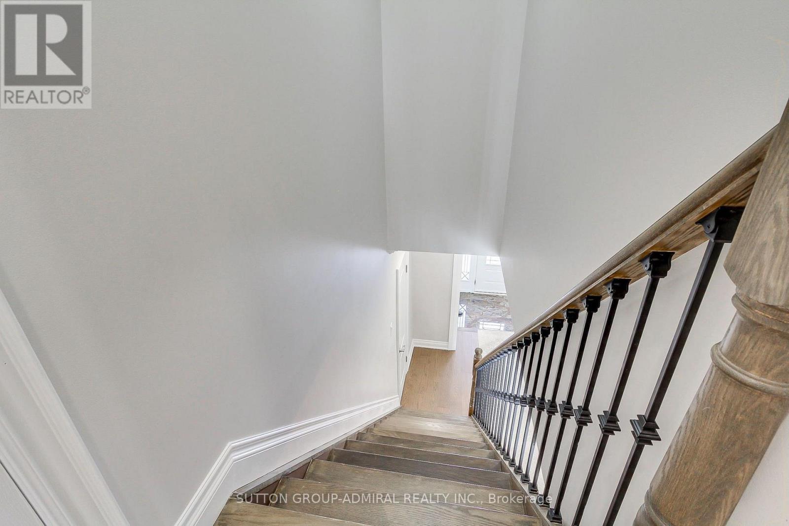 7205 19th Side Road Property Photo 23