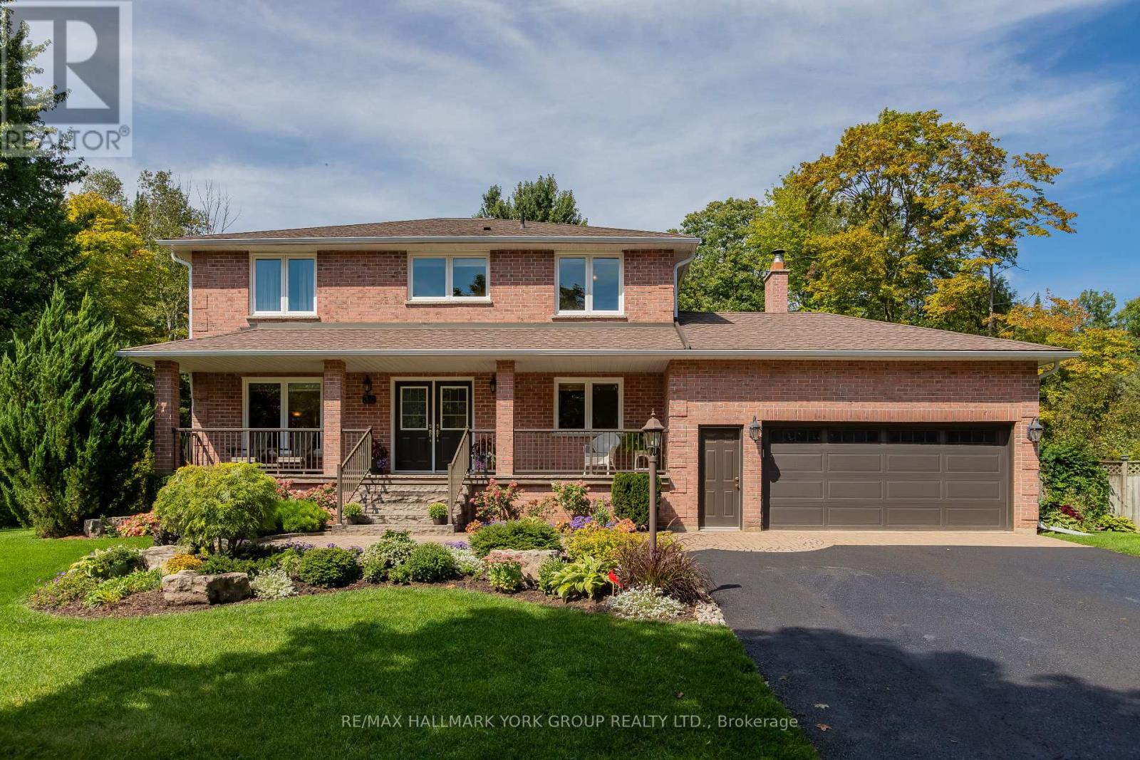 34 Amberglen Court Property Photo 1