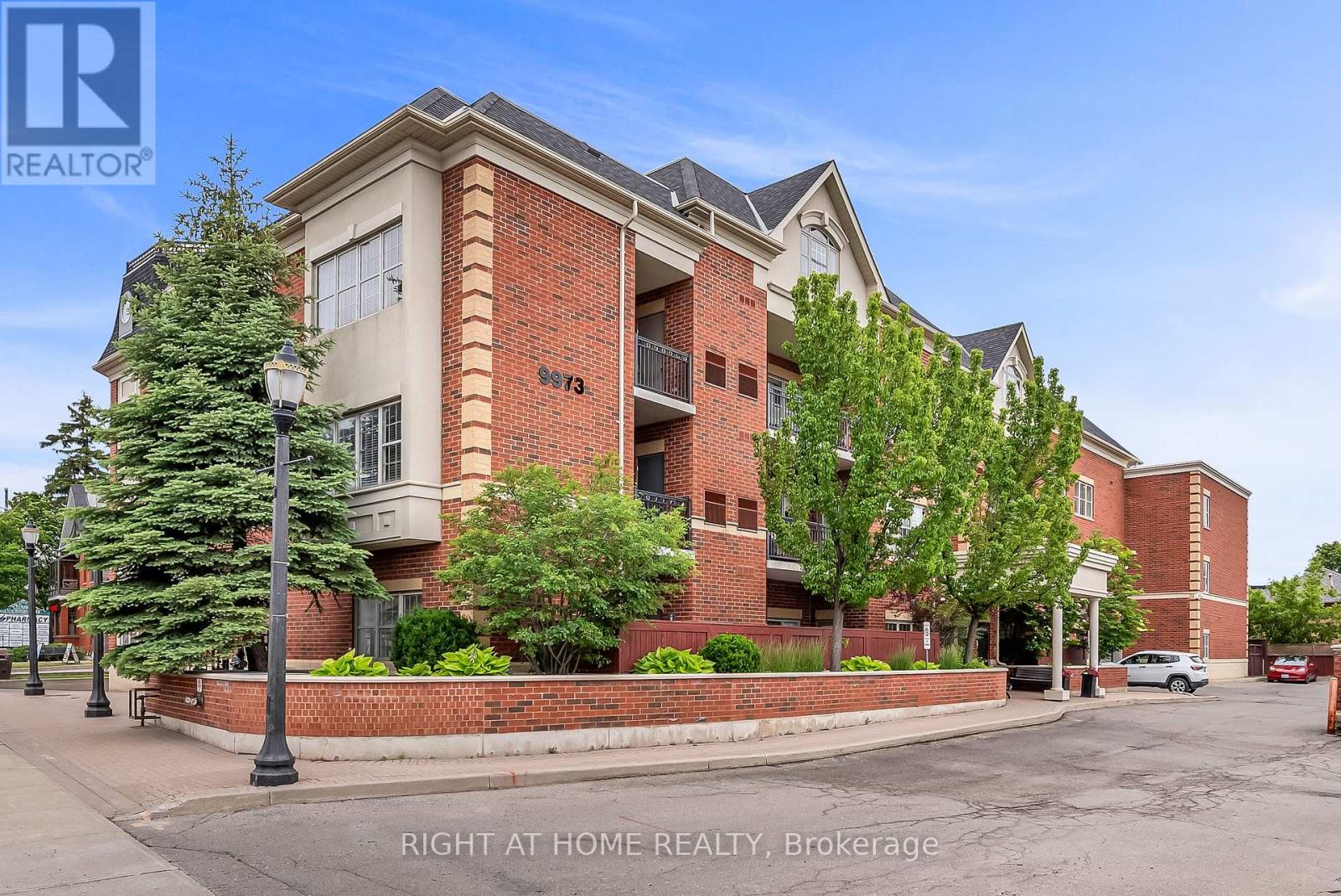 206 - 9973 Keele Street Property Photo 1