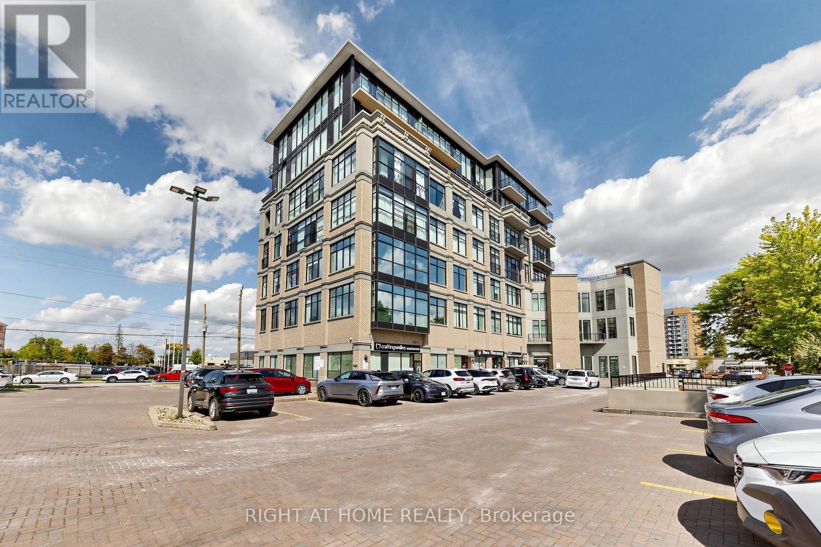306 - 10376 Yonge Street N Property Photo 1