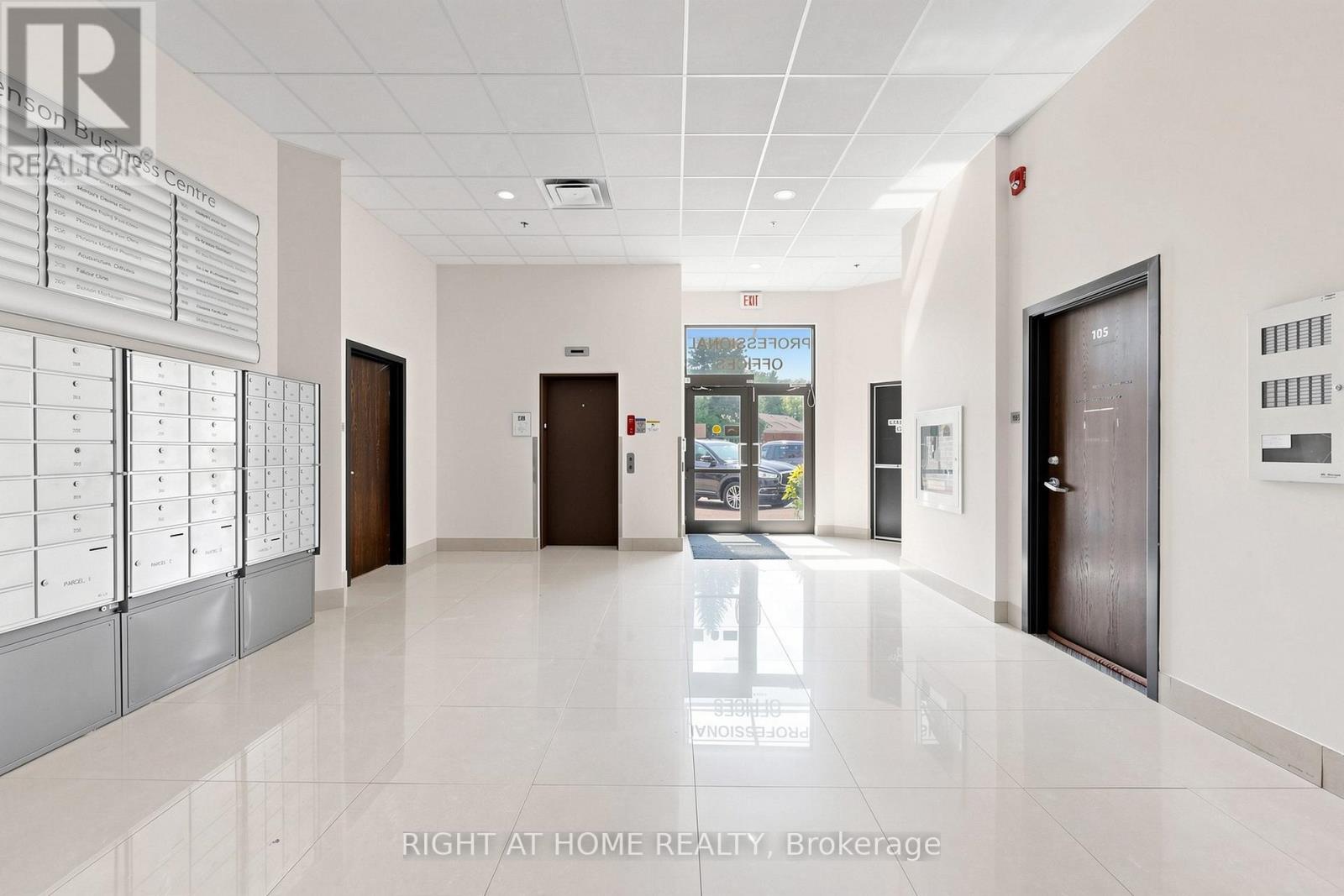 306 - 10376 Yonge Street N Property Photo 2