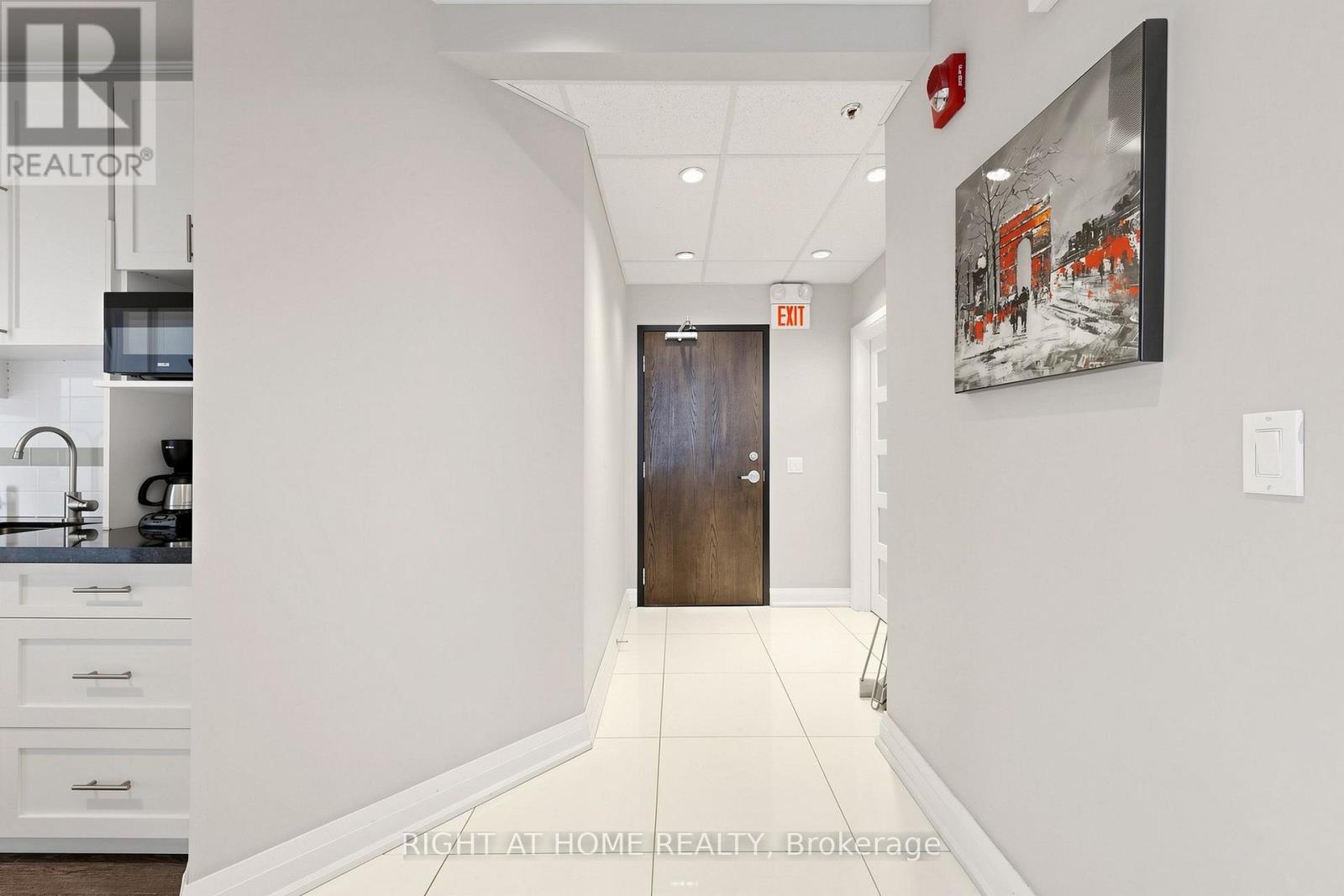 306 - 10376 Yonge Street N Property Photo 3